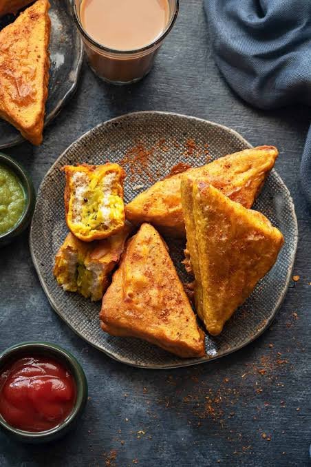 Bread Pakoda (ब्रेड पकौड़ा)