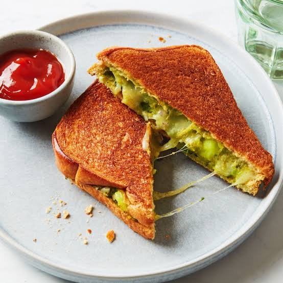 Cheese Masala Toast Sandwich (चीज मसाला टोस्ट सैंडविच)