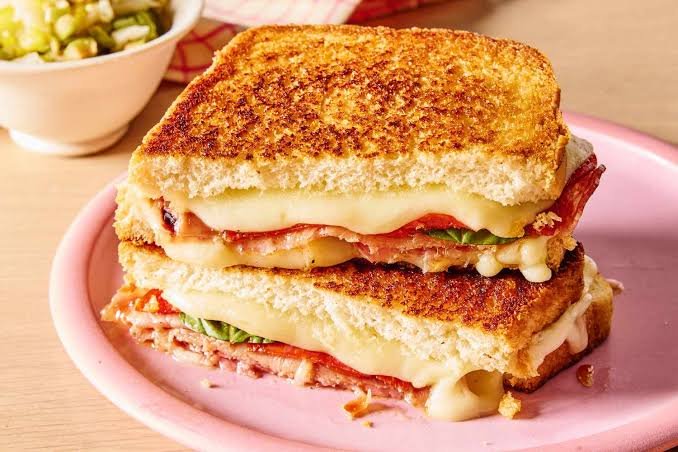 Cheese Sandwich (चीज सैंडविच)