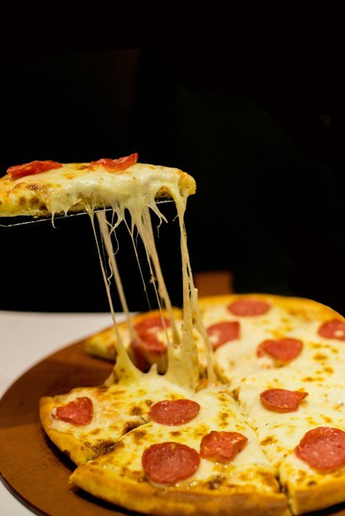 Cheese Tomato Pizza (चीज टमैटो पिज्जा)