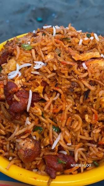 Chicken Schezwan Rice (चिकन सीजवान राइस)