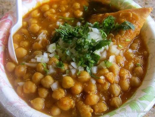 Chola Samosa (छोला समोसा)