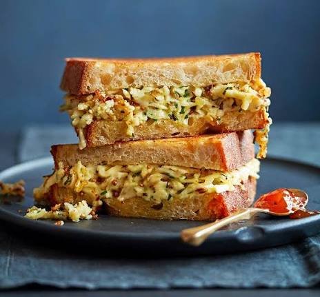 Paneer Cheese Sandwich (पनीर चीज सैंडविच)