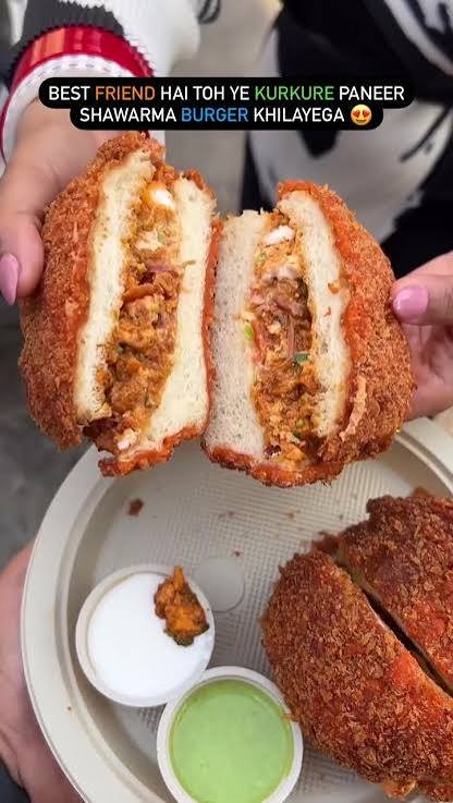 Paneer Kurkure Burger (पनीर कुरकुरे बर्गर)