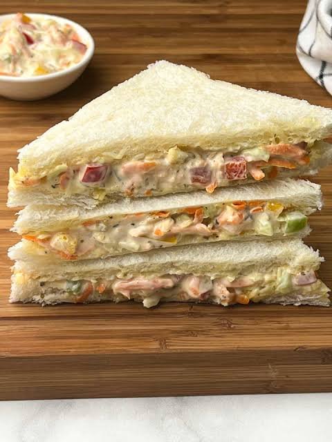 Paneer Mayonnaise Sandwich (पनीर मेयोनीज सैंडविच)