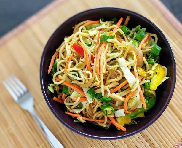 Veg Noodles (वेज नूडल्स)